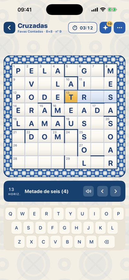 Uma grelha 8×8 no iPhone, com a pista em baixo e o teclado